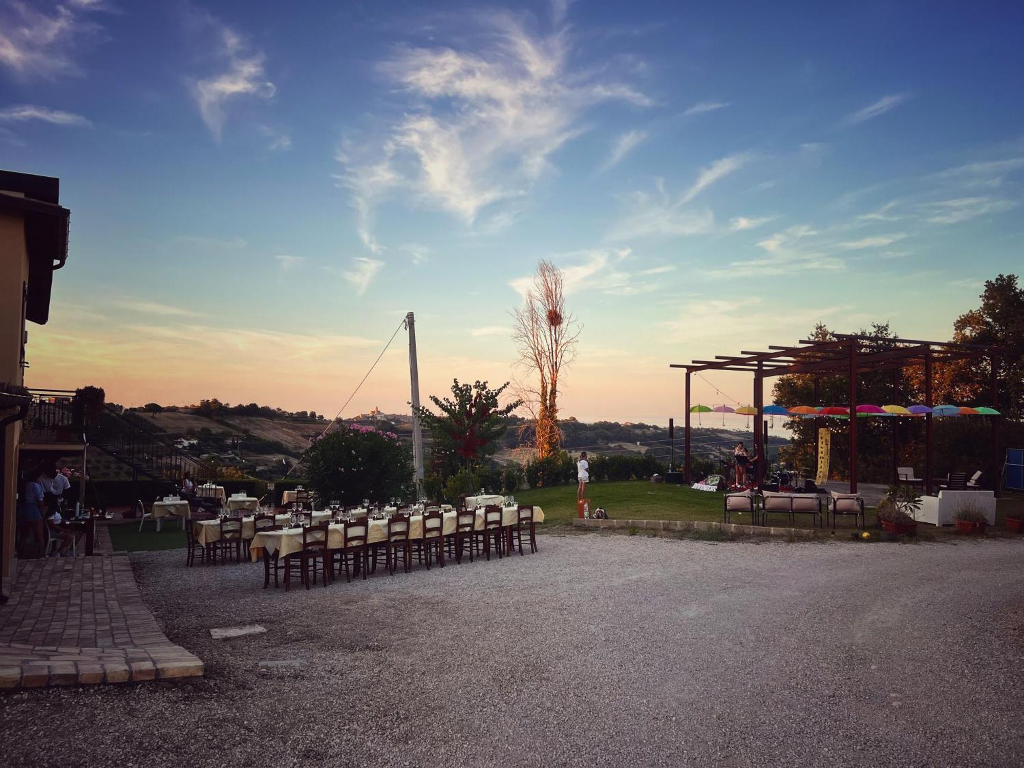 Chiaraluce Country House Massignano Екстериор снимка